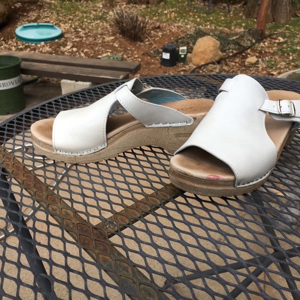 Clogs - Picture 2 of 3